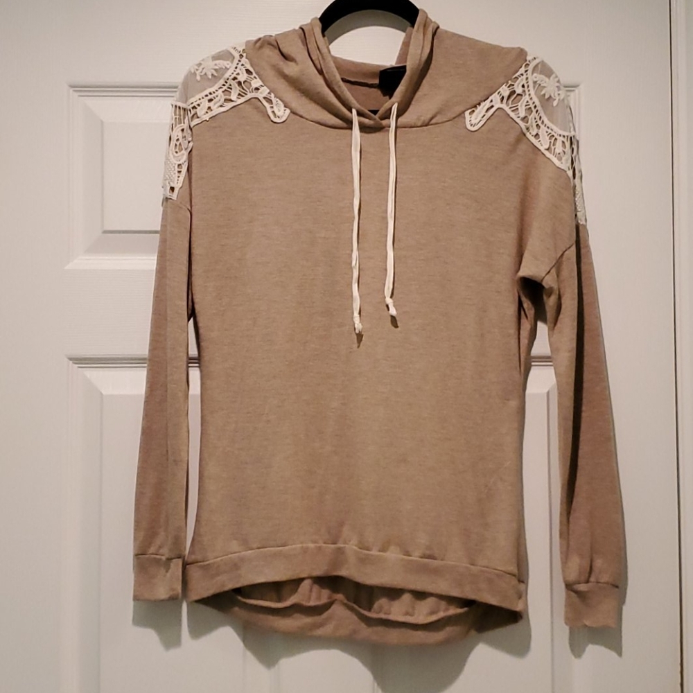 Daytrip t-shirt hoodie.